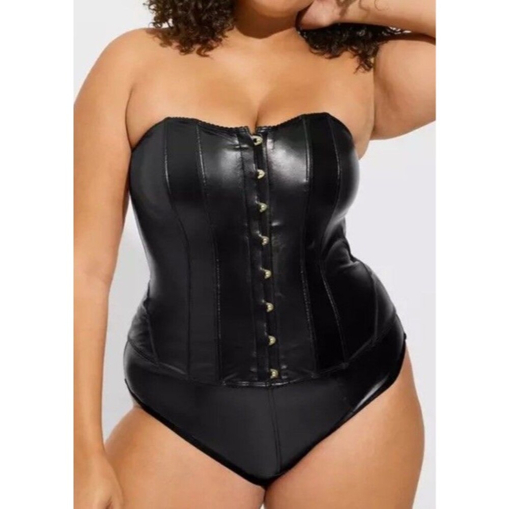 0 Torrid Pleather Strapless Corset Black